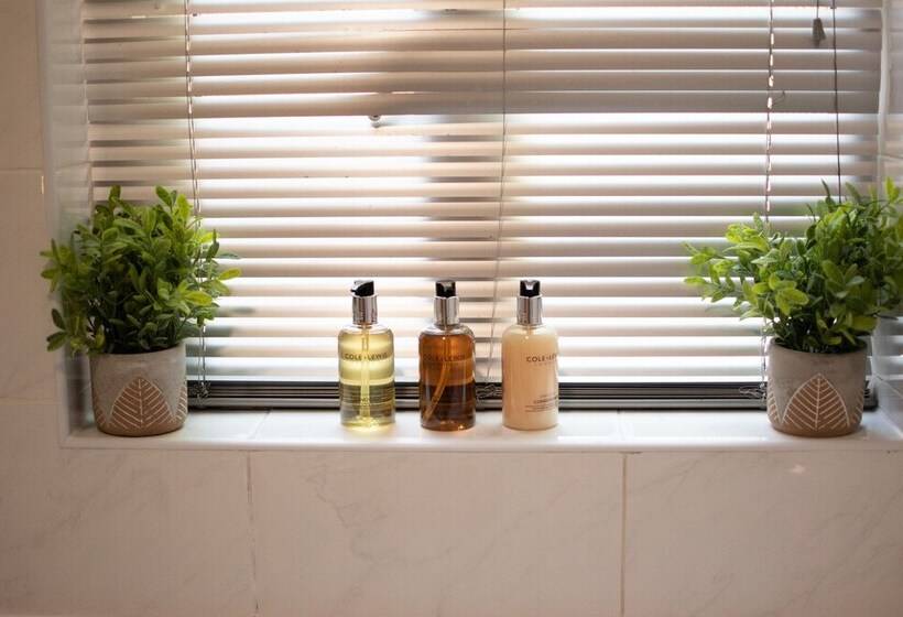 Ideal Lodgings In Bury