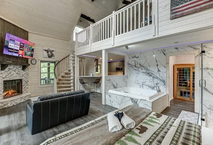 Marvel Falls Treehouse