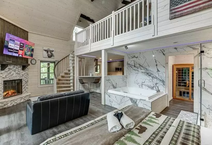 Marvel Falls Treehouse
