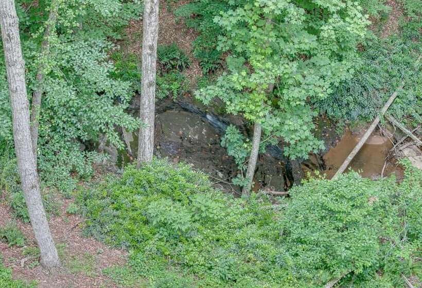 Marvel Falls Treehouse