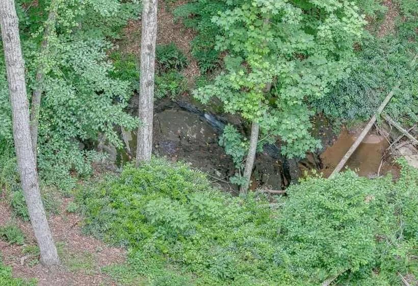 Marvel Falls Treehouse
