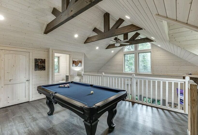 Marvel Falls Treehouse