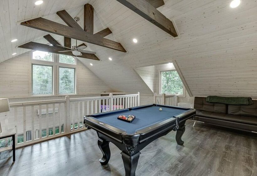 Marvel Falls Treehouse