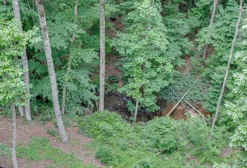 Marvel Falls Treehouse