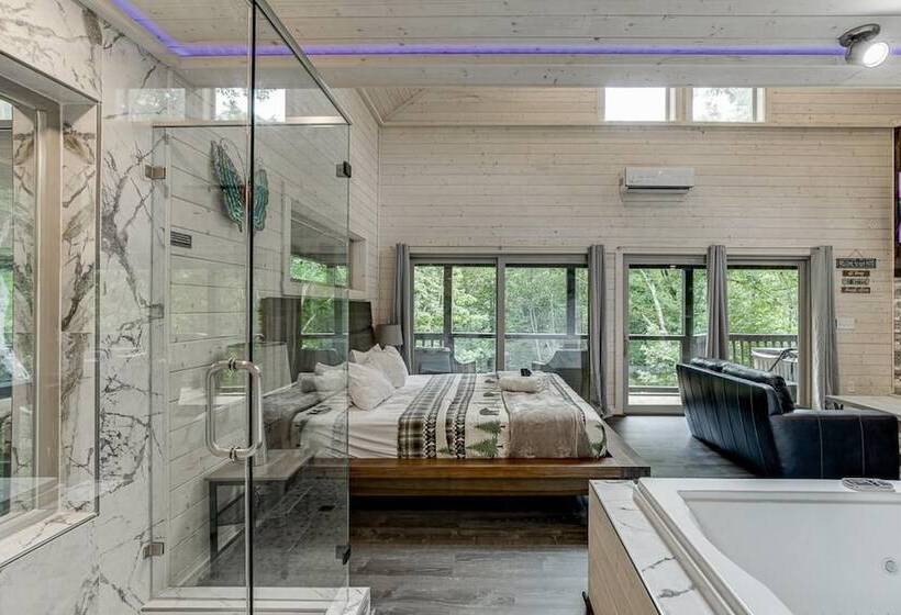 Marvel Falls Treehouse