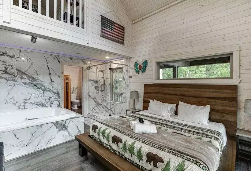 Marvel Falls Treehouse