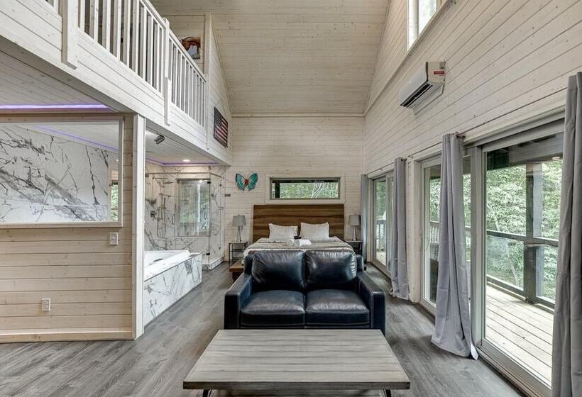 Marvel Falls Treehouse