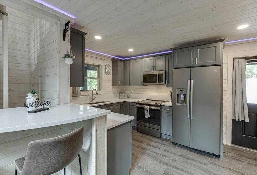 Marvel Falls Treehouse