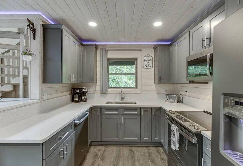 Marvel Falls Treehouse