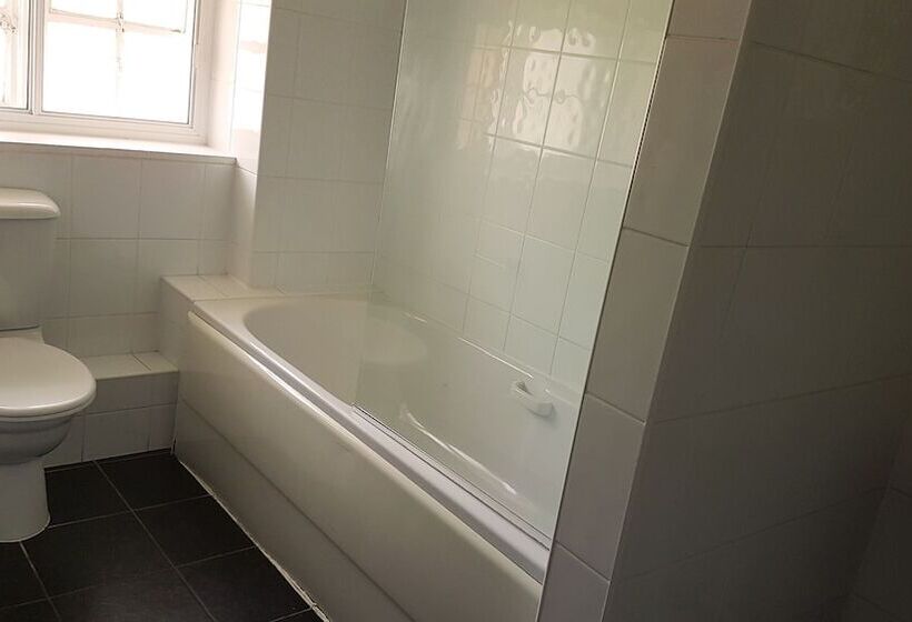 민박 The Royal Oak Duddington