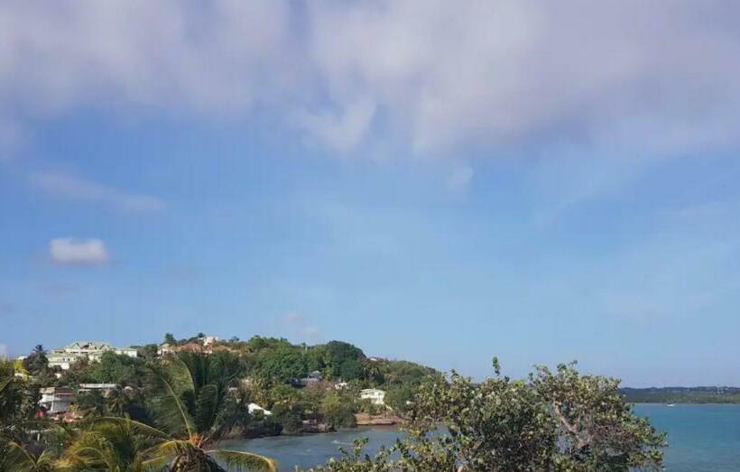 Magnifique T2 Vue Mer Et Accès Plage à Pieds Bas Du Fort