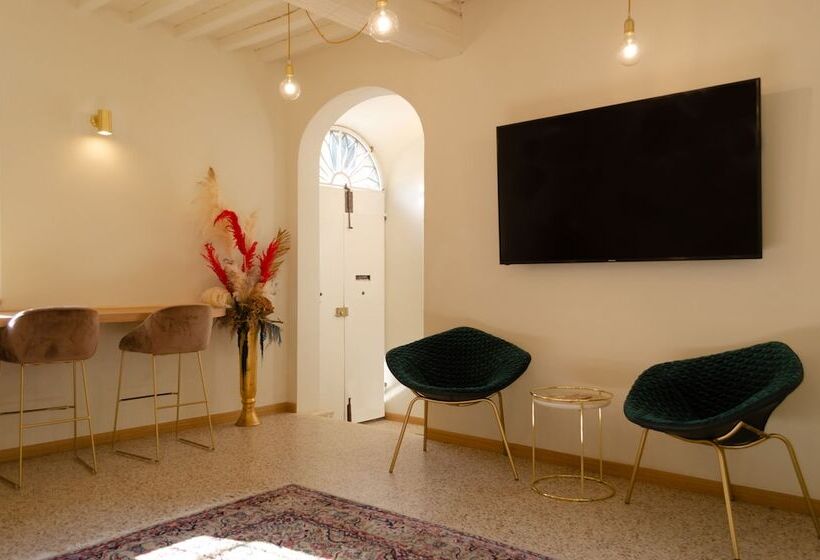 膳宿费 Palazzo Essenza