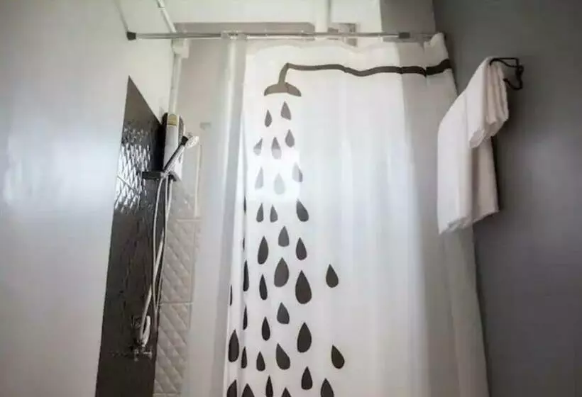 تختخواب و صبحانه Bella Ciao