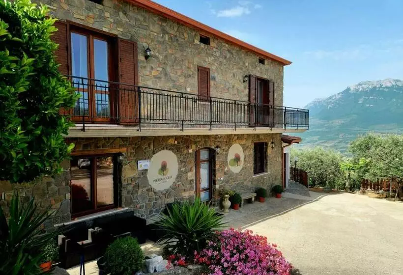 Aamiaismajoitus (B&B) Pietra Del Colle Agriturismo