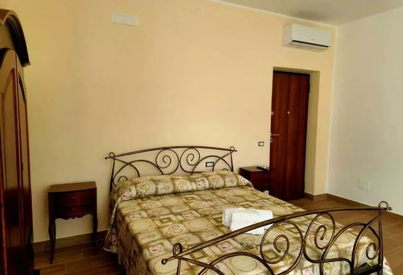 Aamiaismajoitus (B&B) Pietra Del Colle Agriturismo