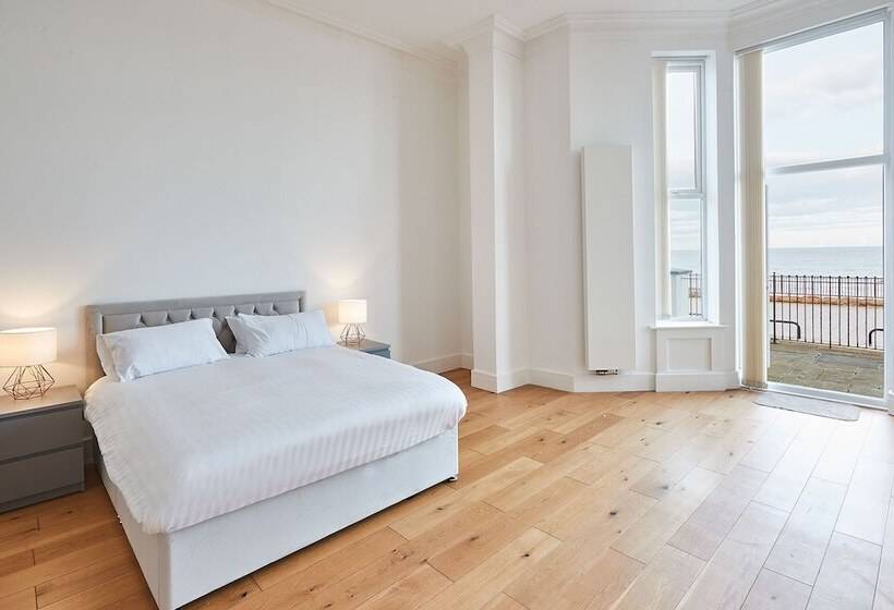 Host Stay Lighthouse View Montague Apartments