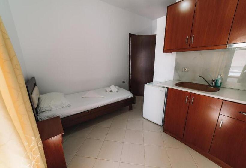 בית מלון כפרי Fish Time Ksamil