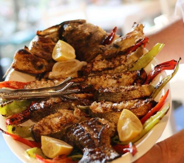 בית מלון כפרי Fish Time Ksamil