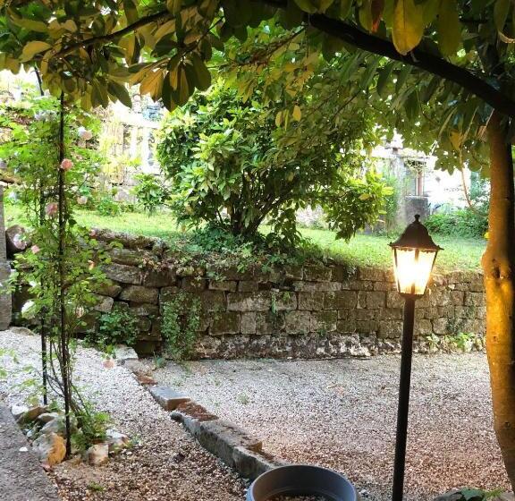 펜션 La Guinguette De Michaux