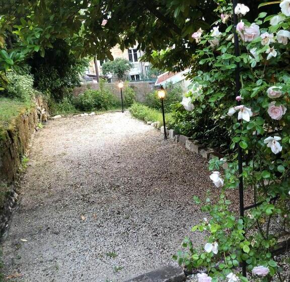 펜션 La Guinguette De Michaux