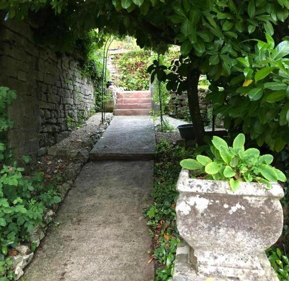 펜션 La Guinguette De Michaux