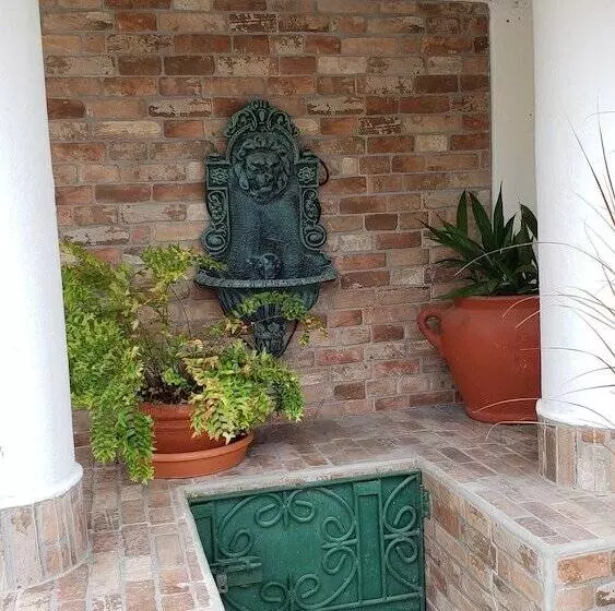 Majatalo One South Place