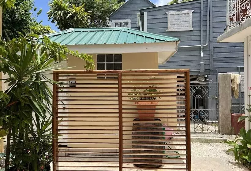 Majatalo One South Place