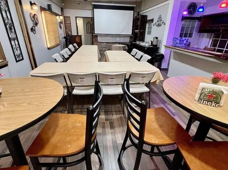 Majatalo One South Place