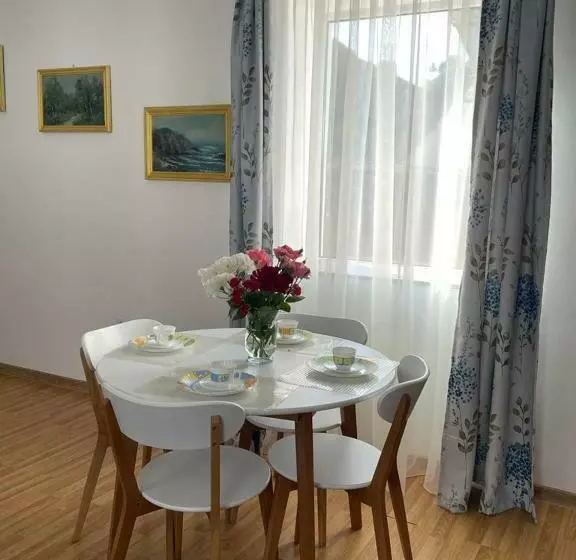 Easy Living Apartments Old Town