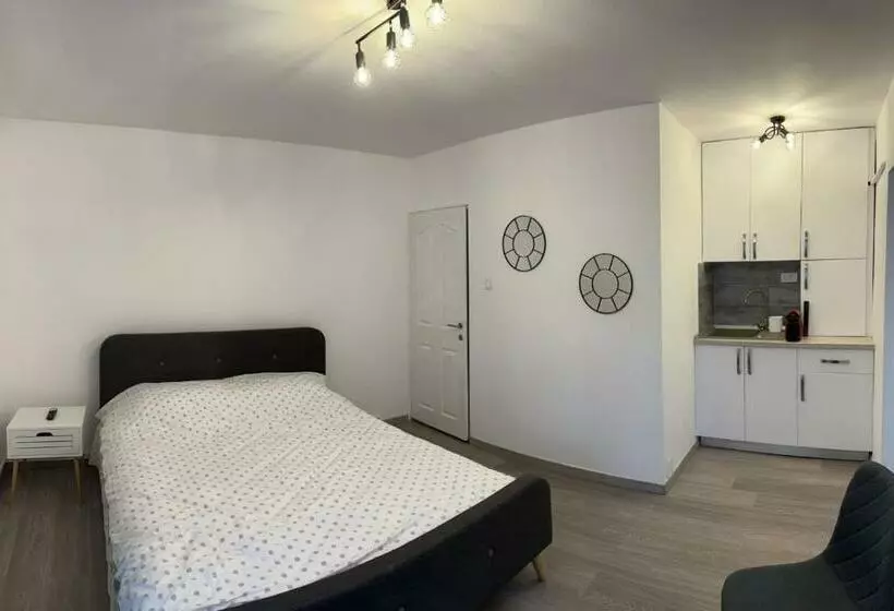 Easy Living Apartments Old Town