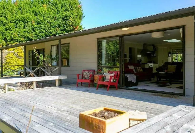 Lupin Lodge Bed & Breakfast