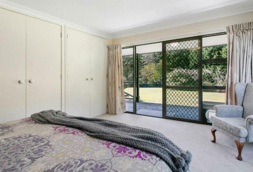 Lupin Lodge Bed & Breakfast