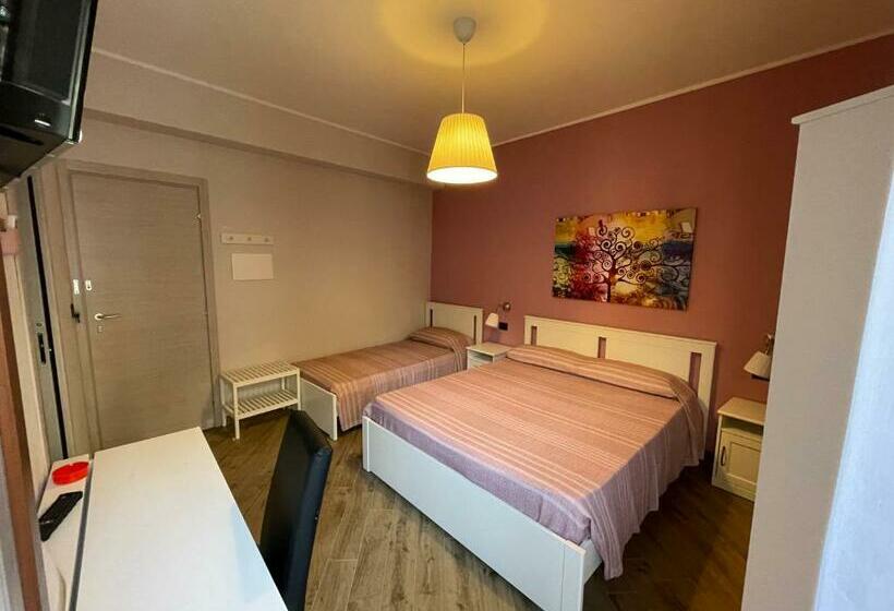 Pension Camera Tripla Giardini Naxos Sarahouse