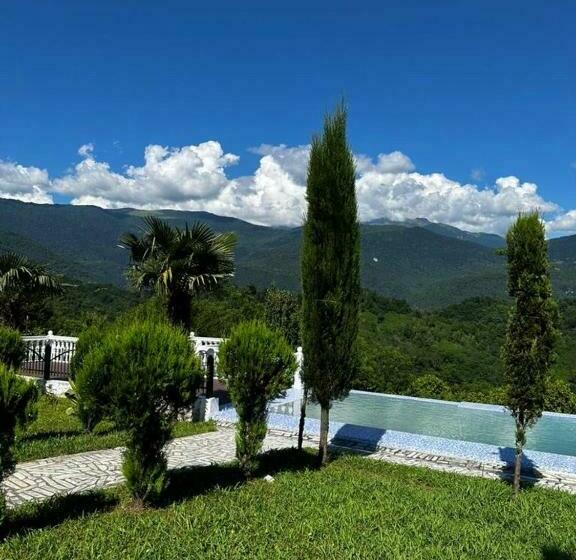 پانسیون Kokhta Guest House On The Mountain