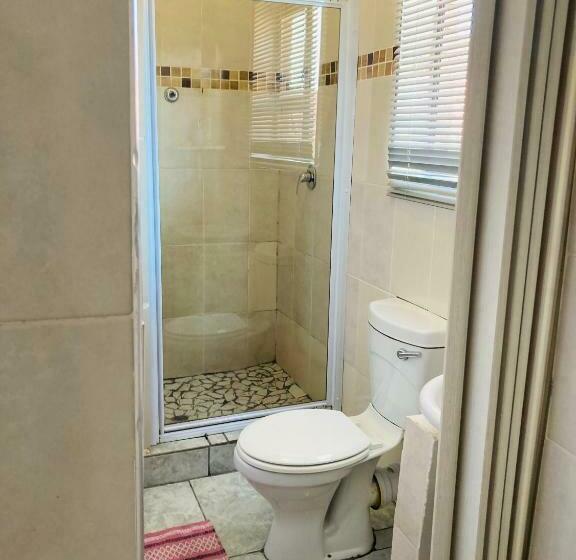 פנסיון The Moon Guesthouse