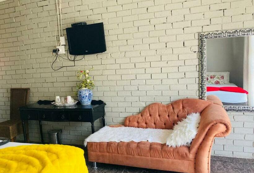 פנסיון The Moon Guesthouse