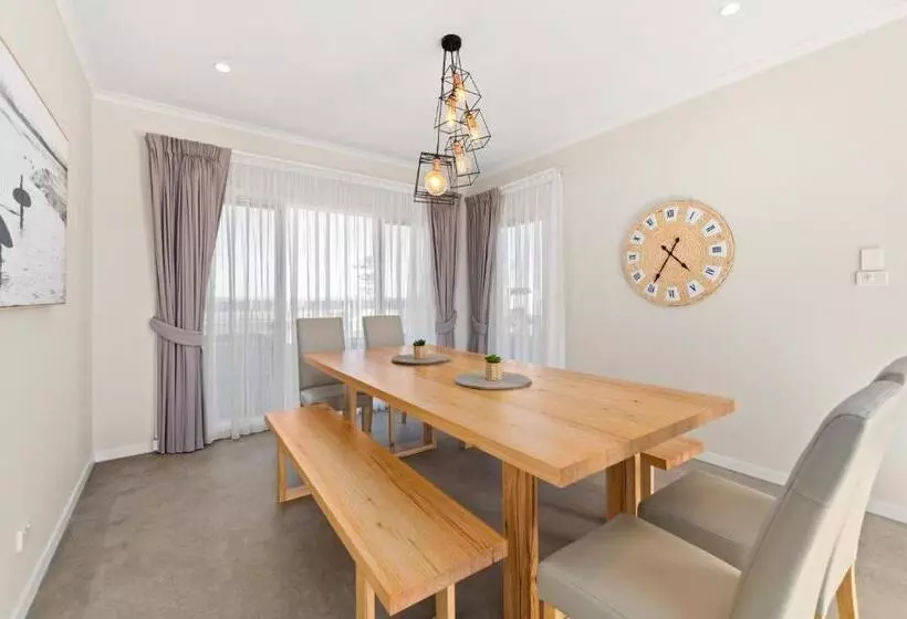 Sea Sand And Serenity At Stockton   Stunning Sophistication