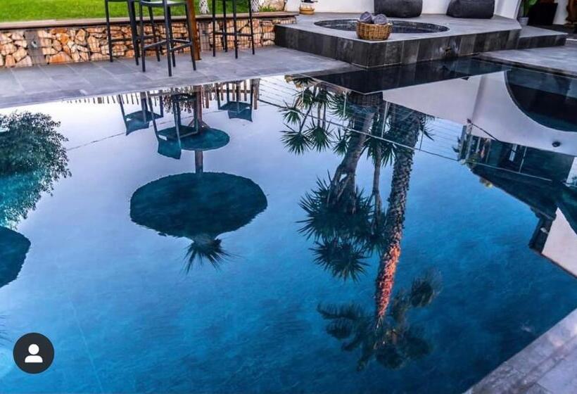 Bed and Breakfast Les Lofts De Bouzigues