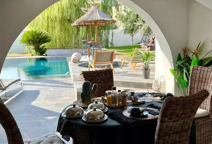 Aamiaismajoitus (B&B) Les Lofts De Bouzigues