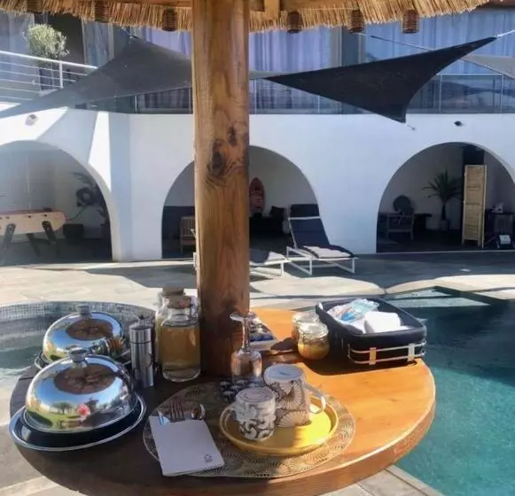 Aamiaismajoitus (B&B) Les Lofts De Bouzigues