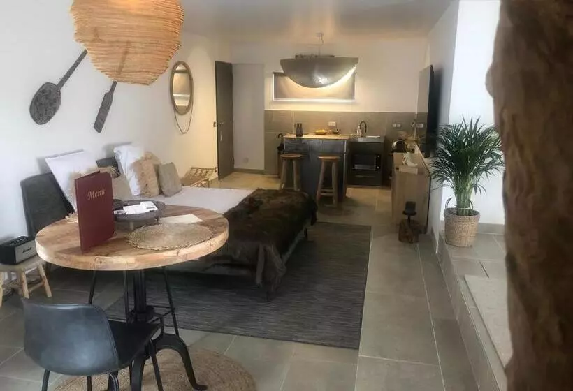 Aamiaismajoitus (B&B) Les Lofts De Bouzigues