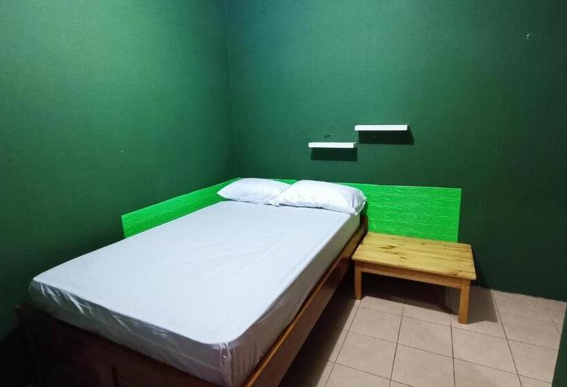 Hotel Oyo 91341 D Phoenix Anggrek Syariah Residence