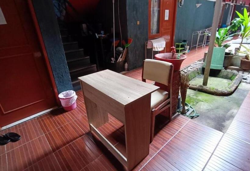 Hotel Oyo 91341 D Phoenix Anggrek Syariah Residence