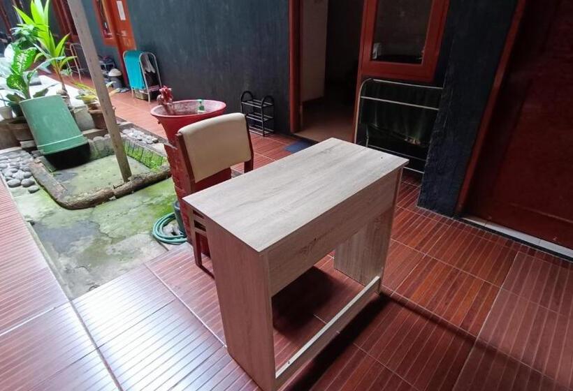 Hotel Oyo 91341 D Phoenix Anggrek Syariah Residence