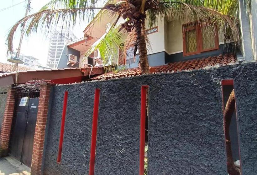 Hotel Oyo 91341 D Phoenix Anggrek Syariah Residence