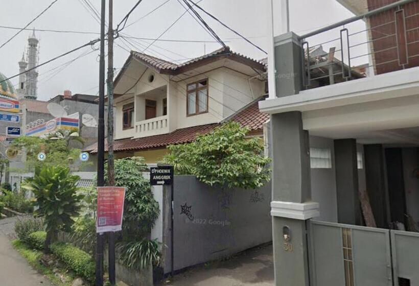 Hotel Oyo 91341 D Phoenix Anggrek Syariah Residence