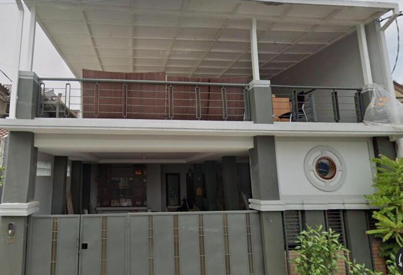 Hotel Oyo 91341 D Phoenix Anggrek Syariah Residence