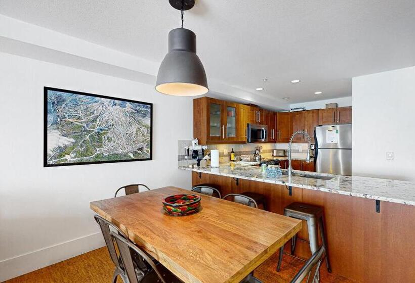 בית מלון כפרי Raven 101