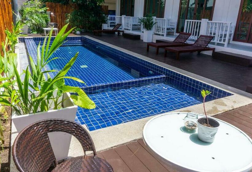 Isla Tortuga Diving & Hostel