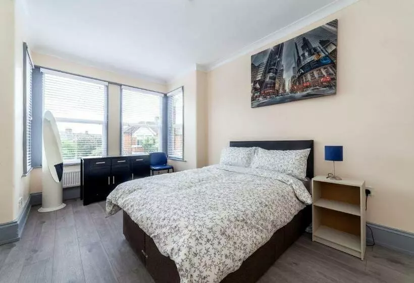 پانسیون Highlands Gardens Suites